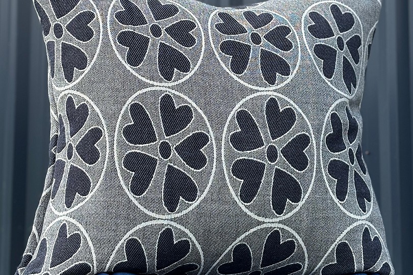 clustog botwm crys in navy and grey colour