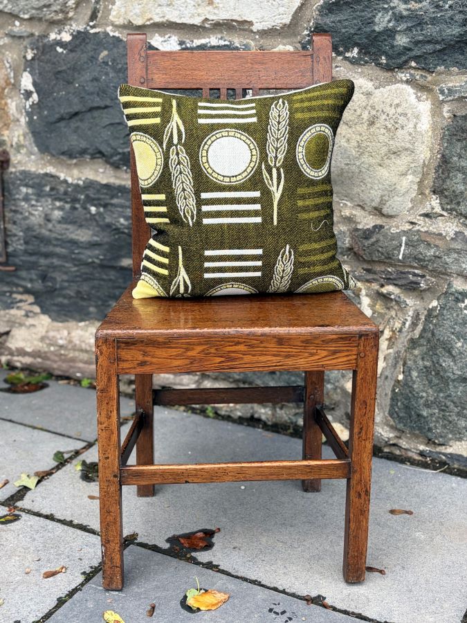 Clustog 45cm Cae o Aur